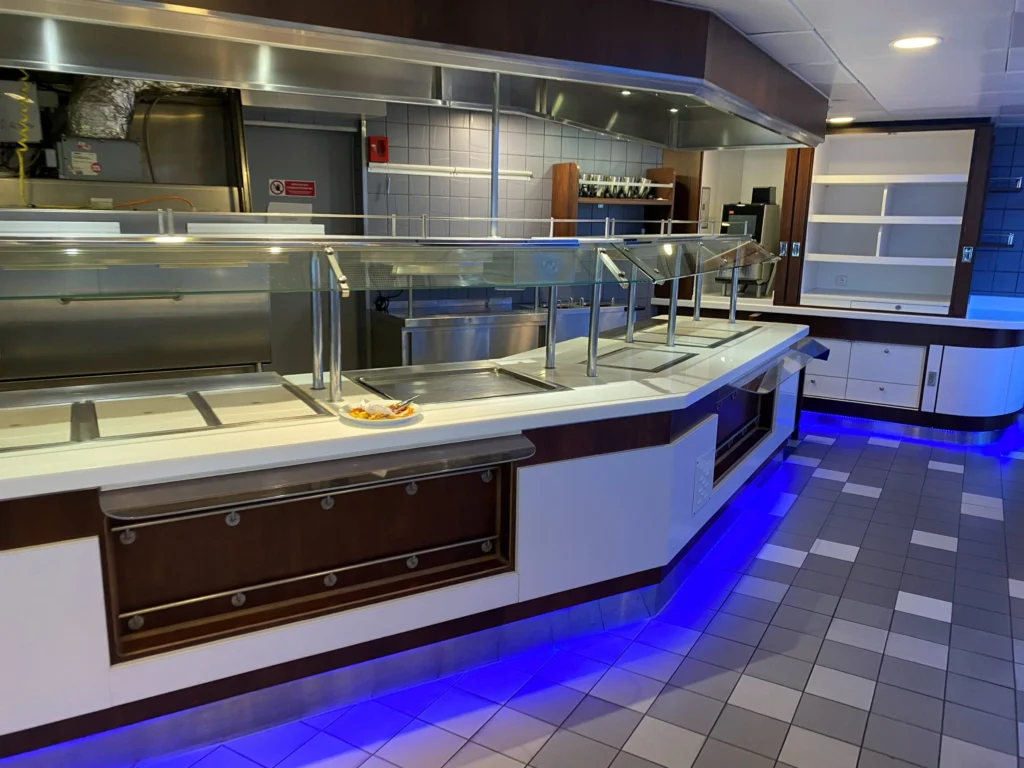 Buffetbalie op de ferry tussen Puttgarden en Rødby