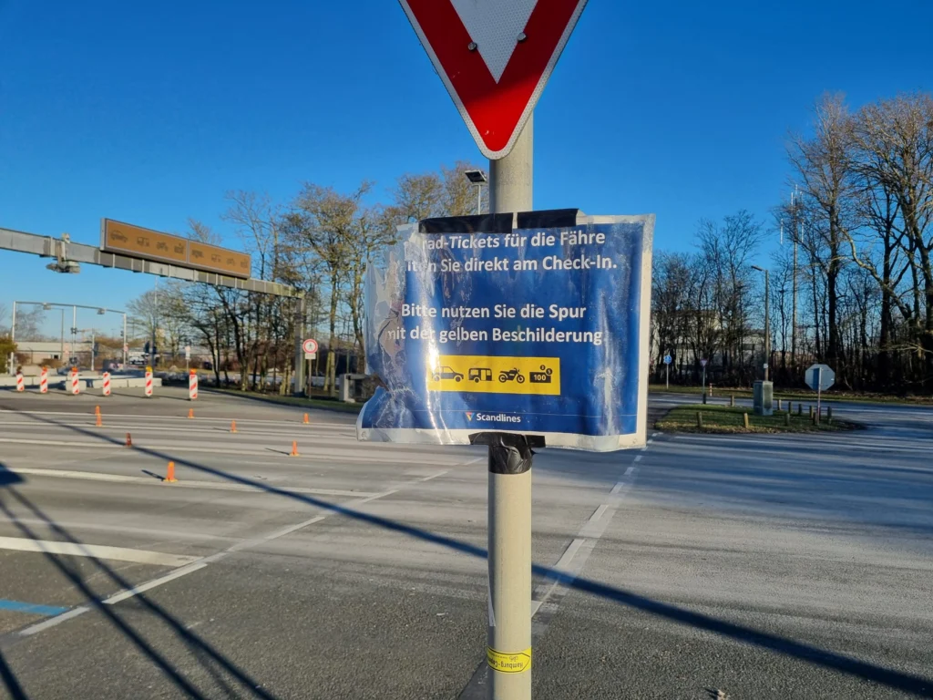 Bord in Puttgarden: tickets voor de ferry koop je direct bij de check-in